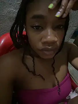 Snapshot of _yisela_ chatting on 10.02.25  yisela  online show from 10.02.25