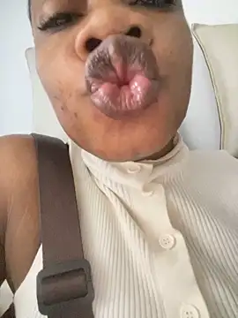  yisela  online show from 03.22.26