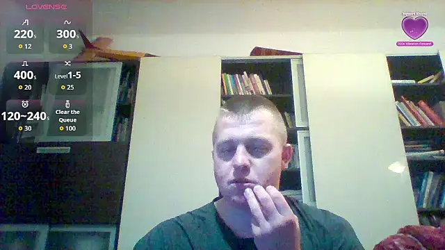 Snapshot of Matttthees chatting on 03.26.26 Matttthees online show from 03.26.26