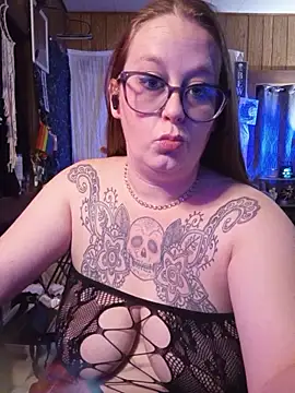 Snapshot of edgexchaos chatting on 02.15.26 edgexchaos online show from 02.15.26