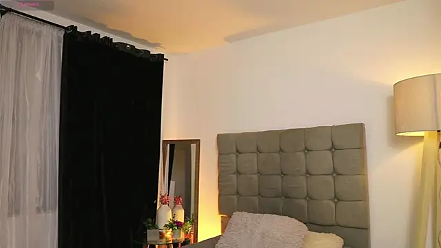 Snapshot of Valeriestyle chatting on 12.27.24 Valeriestyle online show from 12.27.24