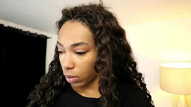 Valeriestyle online show from 10.15.25