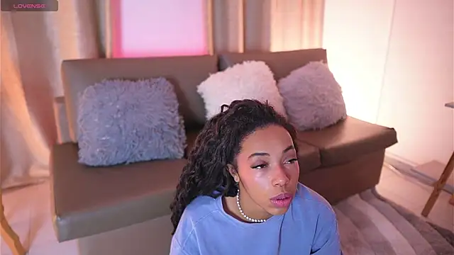 Valeriestyle online show from 11.13.25