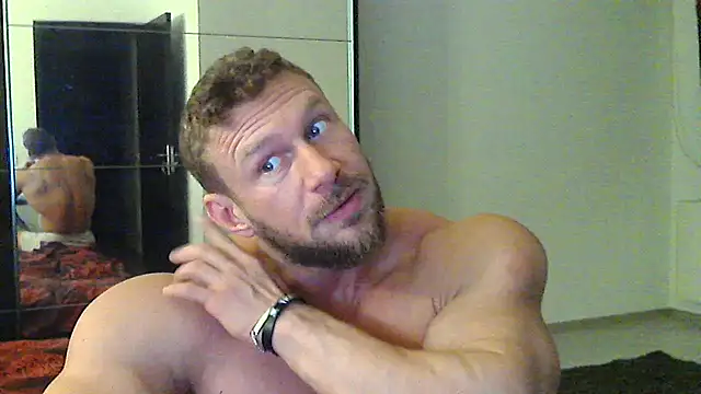 Snapshot of muscularkevin chatting on 12.07.24 muscularkevin online show from 12.07.24