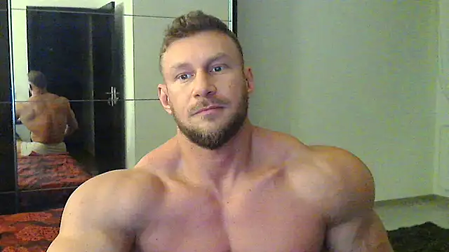 Snapshot of muscularkevin chatting on 12.10.24 muscularkevin online show from 12.10.24