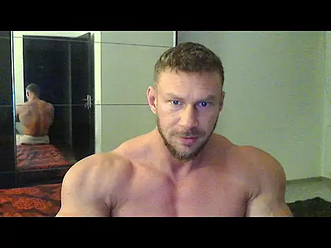 Snapshot of muscularkevin chatting on 12.13.24 muscularkevin online show from 12.13.24