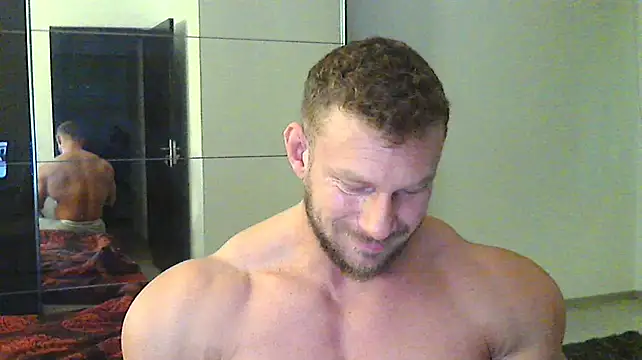 Snapshot of muscularkevin chatting on 12.17.24 muscularkevin online show from 12.17.24