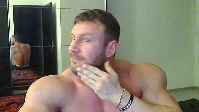 Snapshot of muscularkevin chatting on 12.24.24 muscularkevin online show from 12.24.24