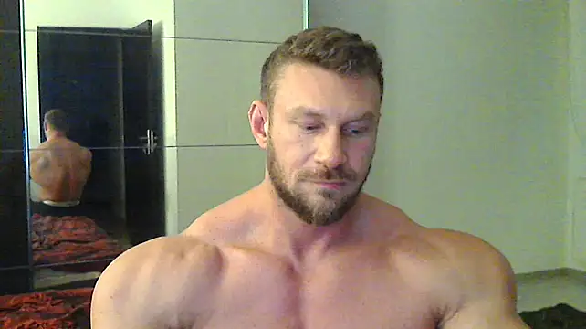 Snapshot of muscularkevin chatting on 12.25.24 muscularkevin online show from 12.25.24