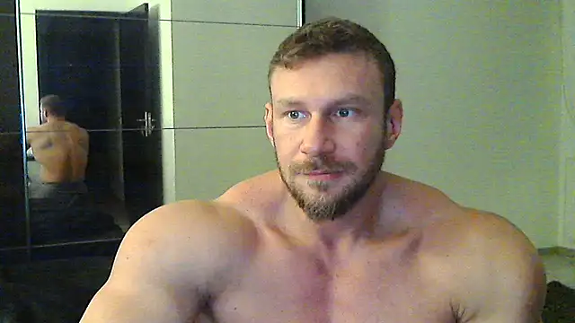 Snapshot of muscularkevin chatting on 12.28.24 muscularkevin online show from 12.28.24