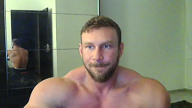 Snapshot of muscularkevin chatting on 12.30.24 muscularkevin online show from 12.30.24
