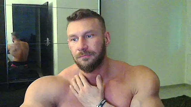 Snapshot of muscularkevin chatting on 02.11.25 muscularkevin online show from 02.11.25