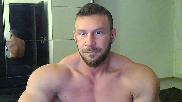Snapshot of muscularkevin chatting on 02.18.25 muscularkevin online show from 02.18.25