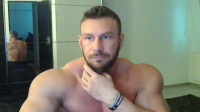 Snapshot of muscularkevin chatting on 02.18.25 muscularkevin online show from 02.18.25