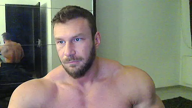 Snapshot of muscularkevin chatting on 03.08.25 muscularkevin online show from 03.08.25