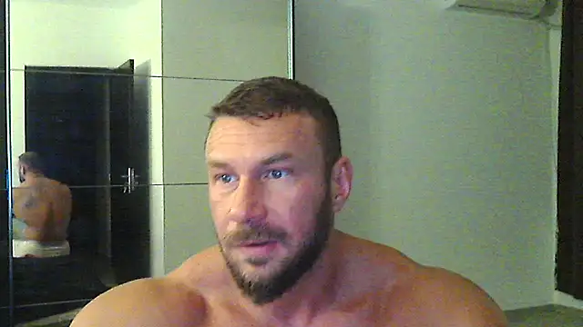 Snapshot of muscularkevin chatting on 09.10.25 muscularkevin online show from 09.10.25