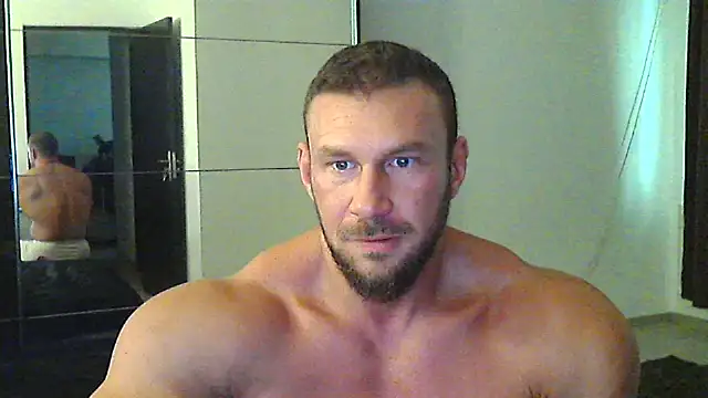 Snapshot of muscularkevin chatting on 09.13.25 muscularkevin online show from 09.13.25