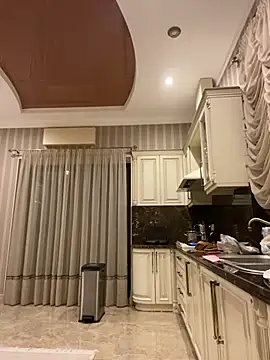 Amazoniiaa online show from 01.14.25