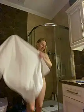 Amazoniiaa online show from 01.15.25