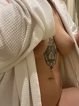 Amazoniiaa online show from 01.25.25