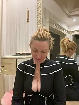 Amazoniiaa online show from 01.28.25