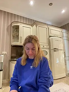 Amazoniiaa online show from 02.23.25