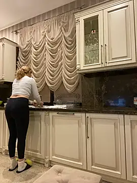 Amazoniiaa online show from 02.26.25