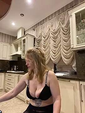 Amazoniiaa online show from 03.08.25