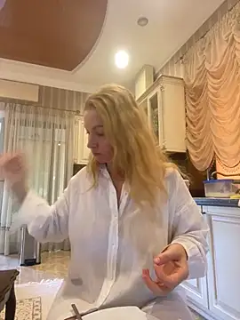 Amazoniiaa online show from 09.14.25