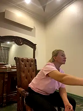 Amazoniiaa online show from 10.28.25