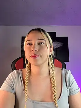 Irisweet  online show from 10.18.25