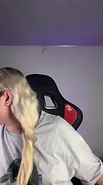 Irisweet  online show from 11.08.25