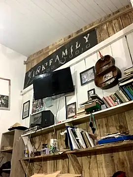 raphadoors19 online show from 11.17.25