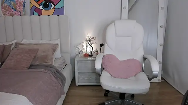 Daniela Miller  online show from 10.17.25