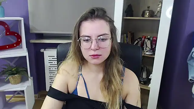 Zoey Erotic online show from 12.13.24
