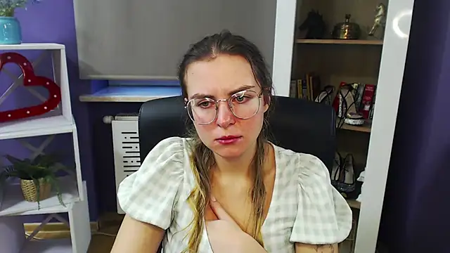 Zoey Erotic online show from 12.16.24
