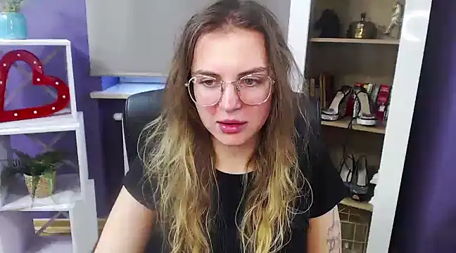 Zoey Erotic online show from 12.27.24