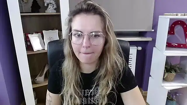 Zoey Erotic online show from 10.06.25