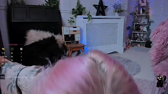 AliceW0lf online show from 03.21.25