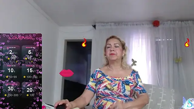 linapalacios online show from 02.21.26