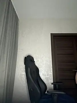 Snapshot of Evellyn chatting on 12.22.24 Evellyn online show from 12.22.24