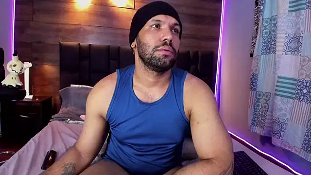 Snapshot of anthonylatynxd chatting on 02.01.25 anthonylatynxd online show from 02.01.25