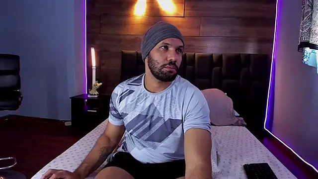 Snapshot of anthonylatynxd chatting on 02.06.25 anthonylatynxd online show from 02.06.25