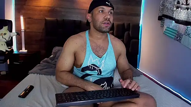 Snapshot of anthonylatynxd chatting on 02.13.25 anthonylatynxd online show from 02.13.25