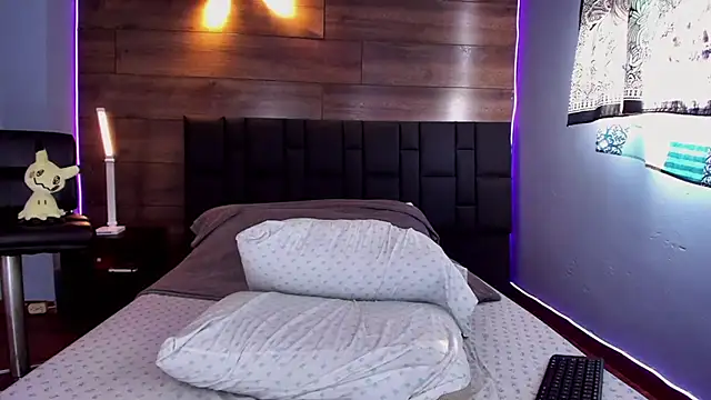 Snapshot of anthonylatynxd chatting on 02.21.25 anthonylatynxd online show from 02.21.25