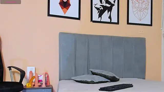 crystall06 online show from 10.04.25