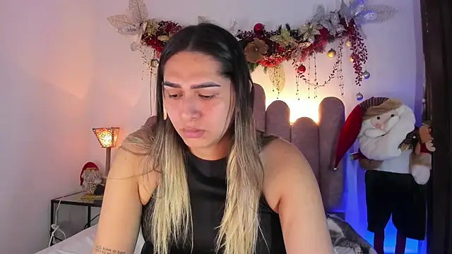 Snapshot of ISABELLASSMITH chatting on 12.16.24 ISABELLASSMITH online show from 12.16.24