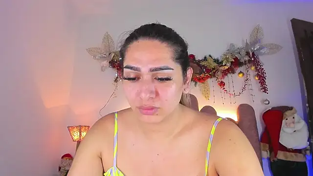 Snapshot of ISABELLASSMITH chatting on 12.21.24 ISABELLASSMITH online show from 12.21.24