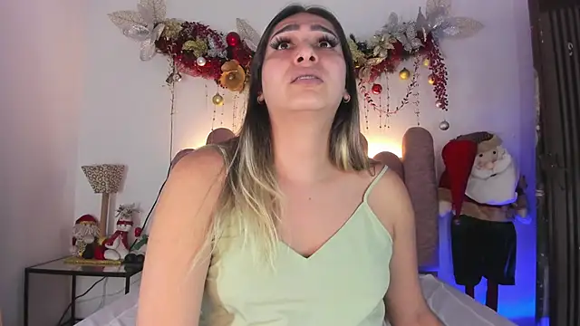 Snapshot of ISABELLASSMITH chatting on 01.02.25 ISABELLASSMITH online show from 01.02.25