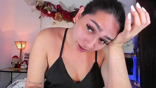 Snapshot of ISABELLASSMITH chatting on 01.06.25 ISABELLASSMITH online show from 01.06.25